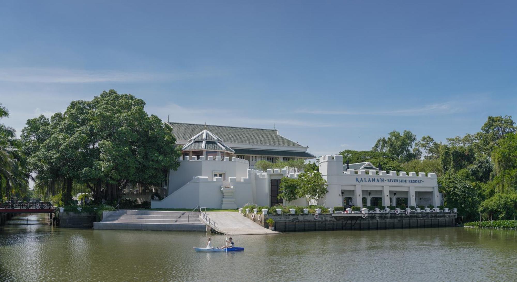 Kalanan Riverside Resort Nonthaburi Esterno foto
